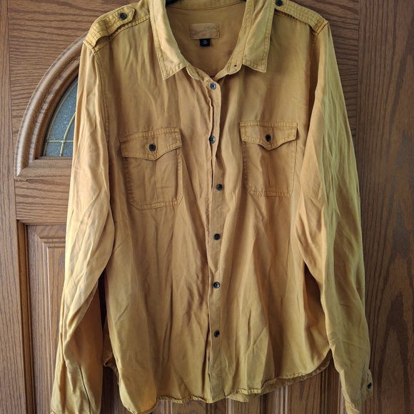 Universal Thread Mustard Button-Down Shirt - Picture 1 of 5